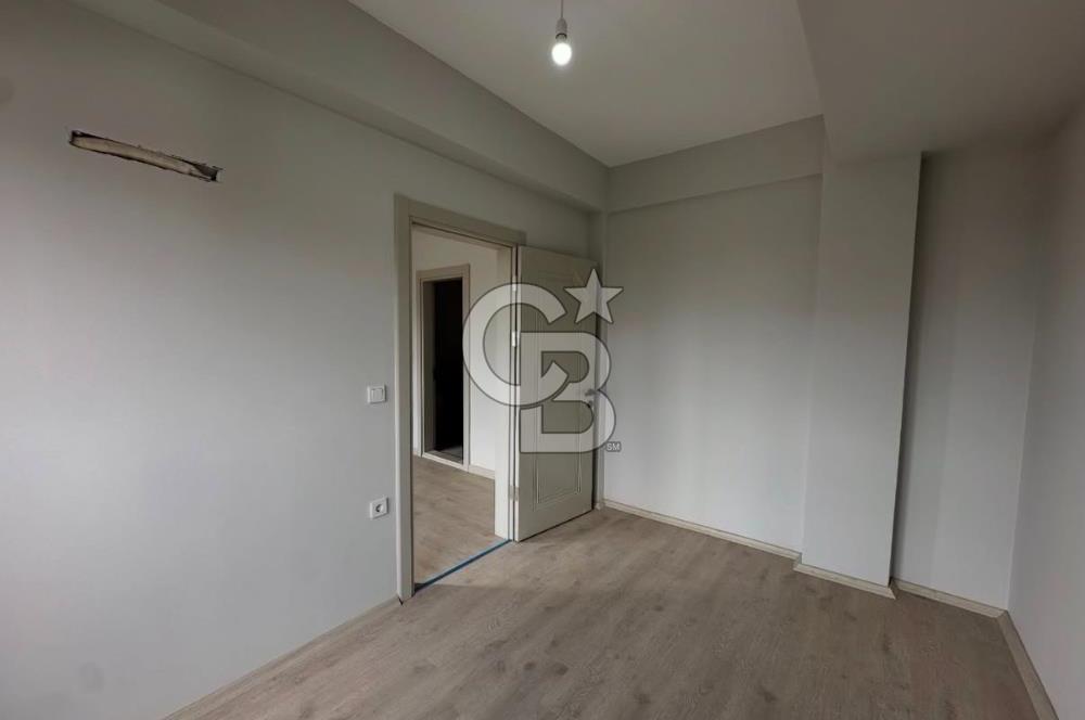 SEFERİHİSARIN GÖZDE LOKASYONUNDA HAVUZLU SIFIR 1+1 DAİRE