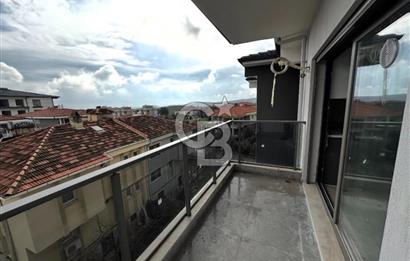 SEFERİHİSARIN GÖZDE LOKASYONUNDA HAVUZLU SIFIR 1+1 DAİRE