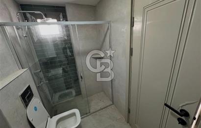 SEFERİHİSARIN GÖZDE LOKASYONUNDA HAVUZLU SIFIR 1+1 DAİRE
