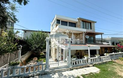 KUŞADASI KADINLAR DENİZİ’NDE PLAJA 300 METRE, CADDE ÜZERİNDE 3+2 VİLLA