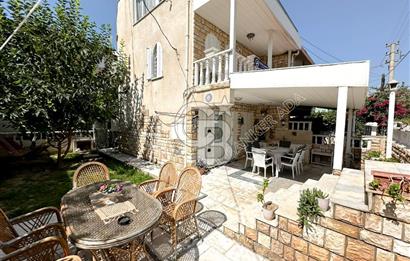 KUŞADASI KADINLAR DENİZİ’NDE PLAJA 300 METRE, CADDE ÜZERİNDE 3+2 VİLLA