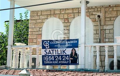 KUŞADASI KADINLAR DENİZİ’NDE PLAJA 300 METRE, CADDE ÜZERİNDE 3+2 VİLLA