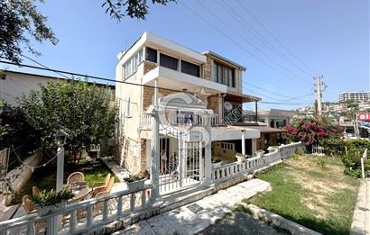 KUŞADASI KADINLAR DENİZİ’NDE PLAJA 300 METRE, CADDE ÜZERİNDE 3+2 VİLLA