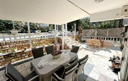KUŞADASI KADINLAR DENİZİ’NDE PLAJA 300 METRE, CADDE ÜZERİNDE 3+2 VİLLA