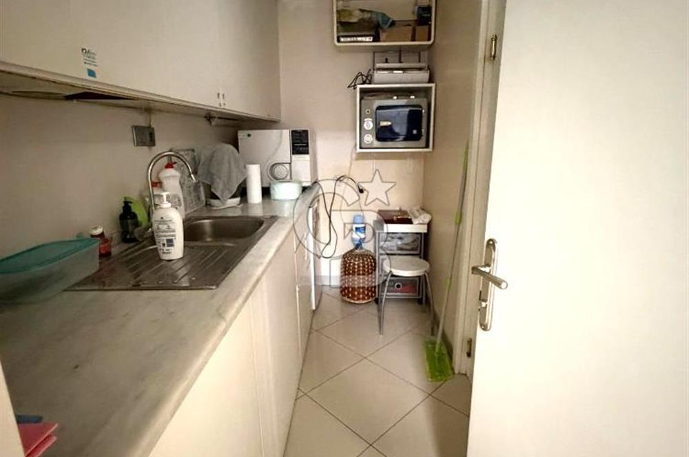 KIZILAY IHLAMUR SOK. HAN İÇERİSİNDE İÇİ YAPILI 1+1 SATILIK OFİS