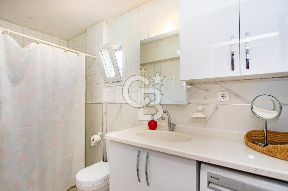 Yenifoça Donatkent'te Satılık 3+1 Deniz Manzaralı Müstakil Villa