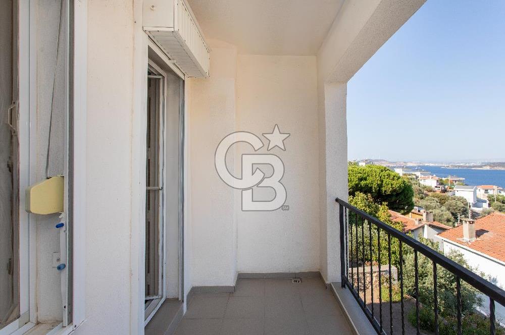 Yenifoça Donatkent'te Satılık 3+1 Deniz Manzaralı Müstakil Villa