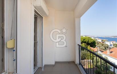 Yenifoça Donatkent'te Satılık 3+1 Deniz Manzaralı Müstakil Villa