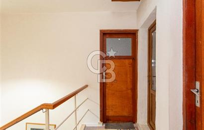 Yenifoça Donatkent'te Satılık 3+1 Deniz Manzaralı Müstakil Villa