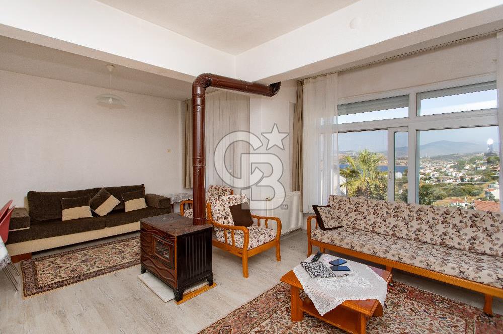 Yenifoça Donatkent'te Satılık 3+1 Deniz Manzaralı Müstakil Villa