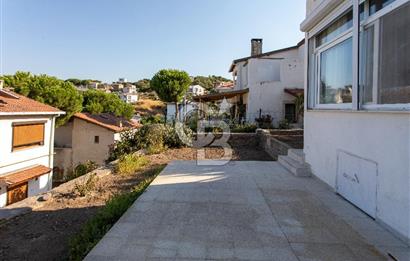 Yenifoça Donatkent'te Satılık 3+1 Deniz Manzaralı Müstakil Villa