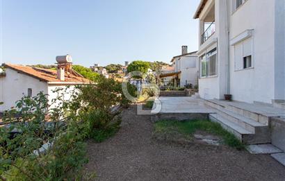 Yenifoça Donatkent'te Satılık 3+1 Deniz Manzaralı Müstakil Villa