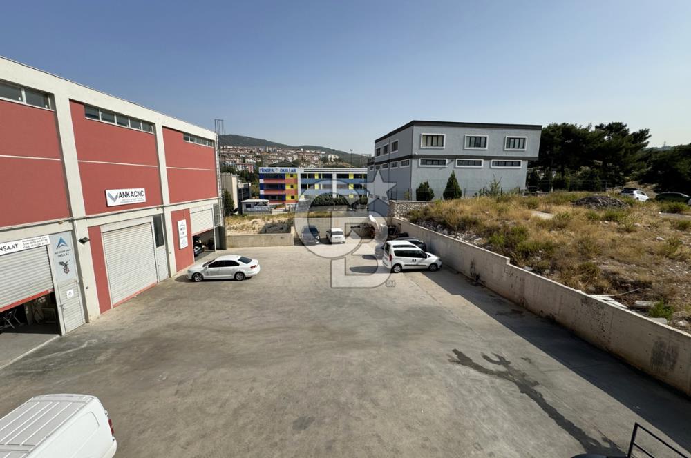 BORNOVA 4. SANAYİ SİTESİ’NDE 200 METREKARE KİRALIK İŞ YERİ