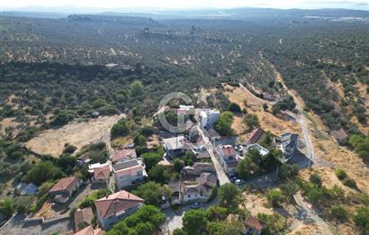Ayvalık Murateli'inde Satılık Bahçeli Müstakil Ev 
