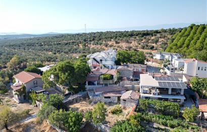 Ayvalık Murateli'inde Satılık Bahçeli Müstakil Ev 