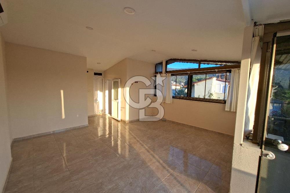 AKBÜK MERKEZDE HAVUZLU SİTEDE BAKIMLI 3+1 TERASLI VİLLA