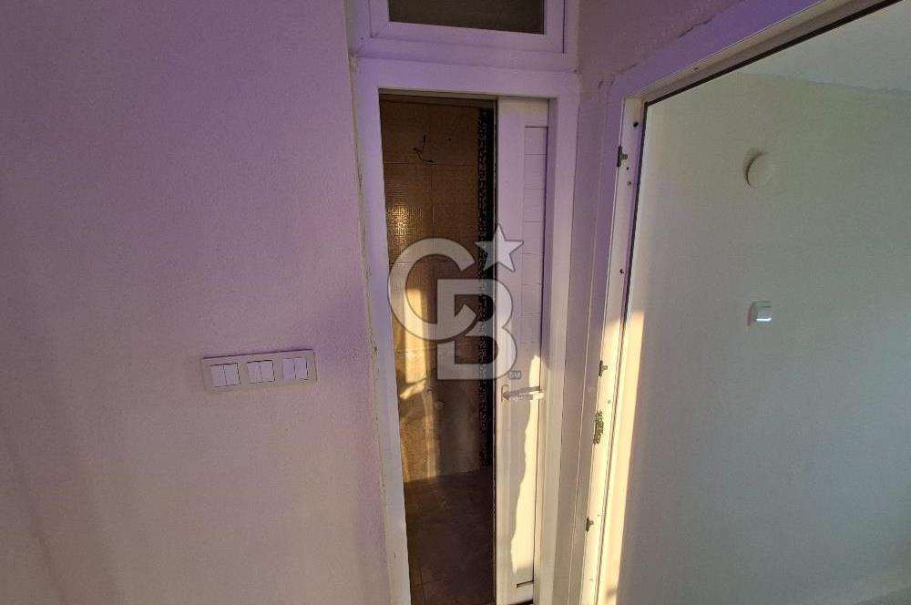 AKBÜK MERKEZDE HAVUZLU SİTEDE BAKIMLI 3+1 TERASLI VİLLA