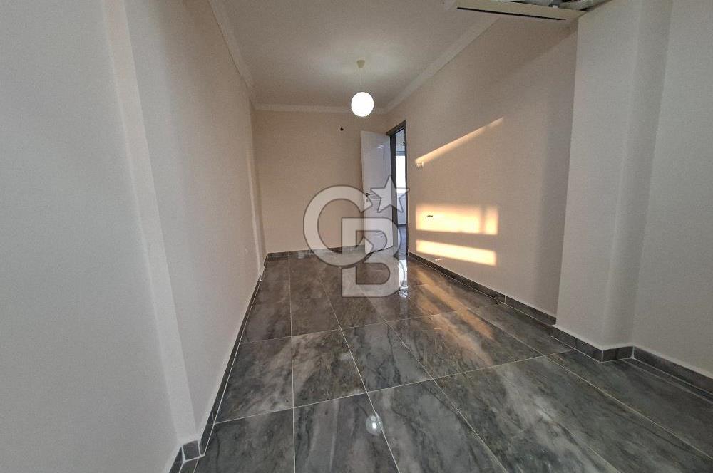 AKBÜK MERKEZDE HAVUZLU SİTEDE BAKIMLI 3+1 TERASLI VİLLA