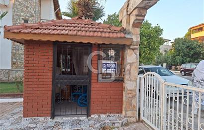 AKBÜK MERKEZDE HAVUZLU SİTEDE BAKIMLI 3+1 TERASLI VİLLA