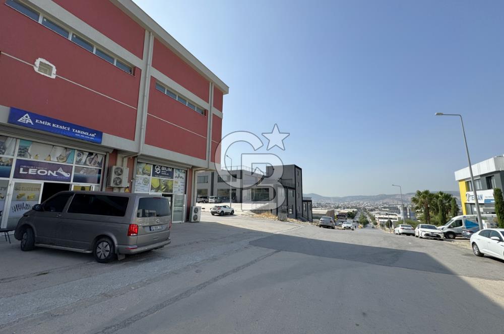 BORNOVA 4. SANAYİ SİTESİ’NDE 200 METREKARE KİRALIK İŞ YERİ