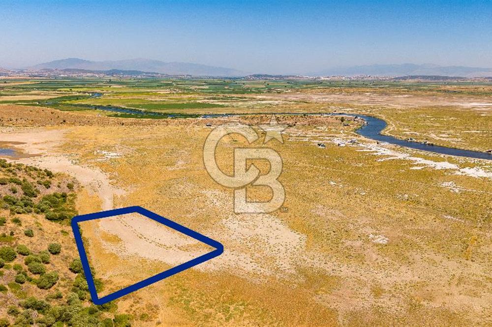Foça Yenibağarası Mah. Satılık Tarla