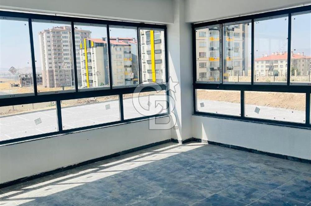 ALCI MAHALLESİ'NİN EN DONANIMLI PROJESİNDE GENİŞ SATILIK DAİRE