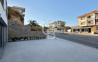 ANA CADDE CEPHELİ, GALERİLİ VE GENİŞ AVLULU SATILIK TİCARİ MÜLK