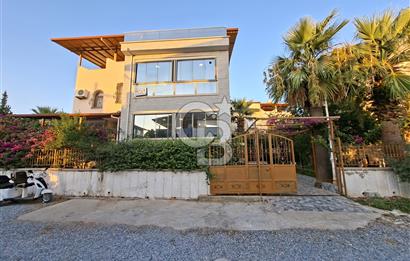 AKBÜK MERKEZDE HAVUZLU SİTEDE BAKIMLI 3+1 TERASLI VİLLA