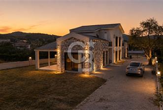 URLA ZEYTİNLER’DE DOĞA İÇİNDE 750 M² BAHÇELİ TAŞ VİLLA - 10 - 370081