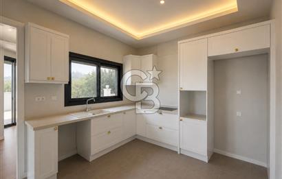 URLA ZEYTİNLER’DE DOĞA İÇİNDE 750 M² BAHÇELİ TAŞ VİLLA
