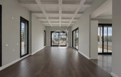 URLA ZEYTİNLER’DE DOĞA İÇİNDE 750 M² BAHÇELİ TAŞ VİLLA