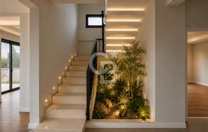 URLA ZEYTİNLER’DE DOĞA İÇİNDE 750 M² BAHÇELİ TAŞ VİLLA