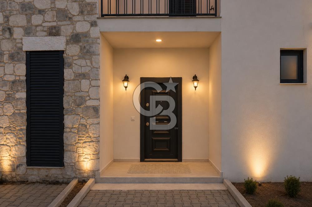 URLA ZEYTİNLER’DE DOĞA İÇİNDE 750 M² BAHÇELİ TAŞ VİLLA