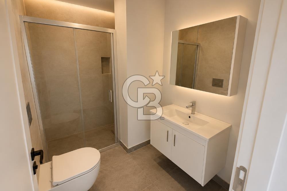 URLA ZEYTİNLER’DE DOĞA İÇİNDE 750 M² BAHÇELİ TAŞ VİLLA