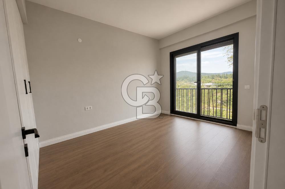 URLA ZEYTİNLER’DE DOĞA İÇİNDE 750 M² BAHÇELİ TAŞ VİLLA