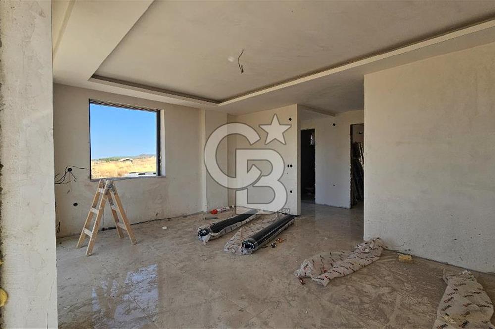 Ayvalık Küçükköy'de Havuzlu Butik Sitede Satılık 5+2 Taş Villa