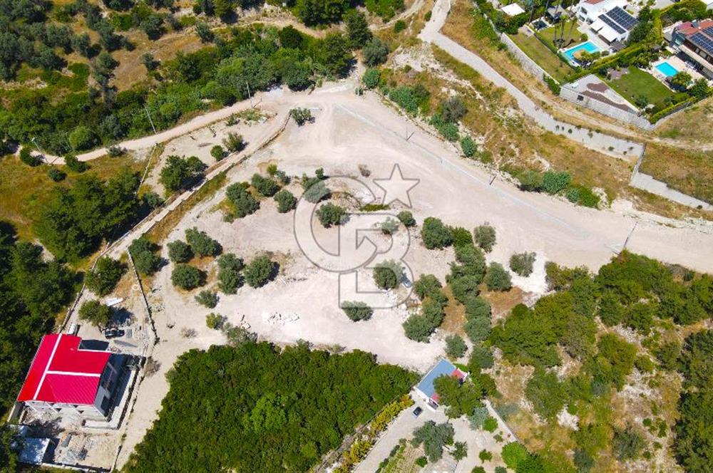 Urla Kekliktepe'de İmarlı Villa Arsası Sefaköy Caddesinde