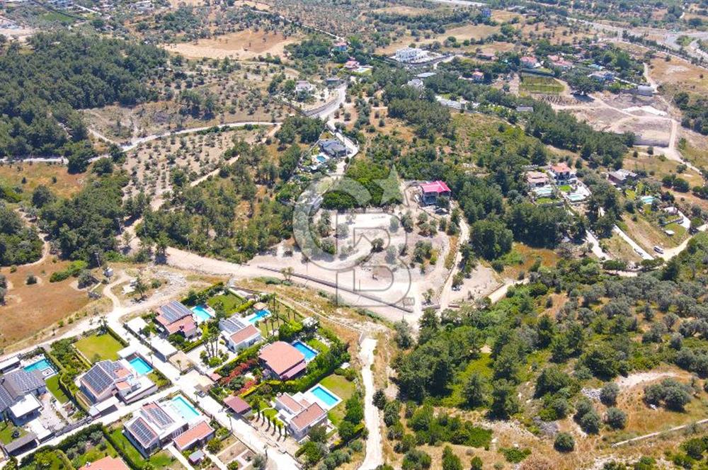Urla Kekliktepe'de İmarlı Villa Arsası Sefaköy Caddesinde