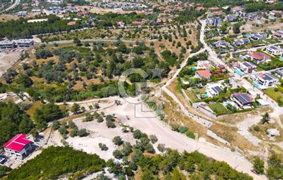 Urla Kekliktepe'de İmarlı Villa Arsası Sefaköy Caddesinde
