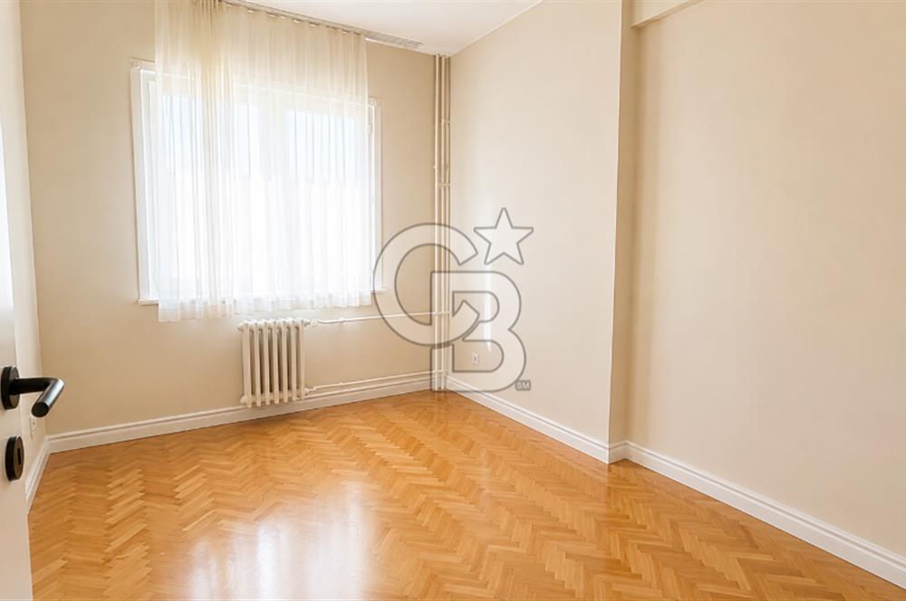 BEŞİKTAŞ,GAYRETTEPE, ŞENOL SOKAK'TA 3+1 120 M2 BALKONLU DAİRE