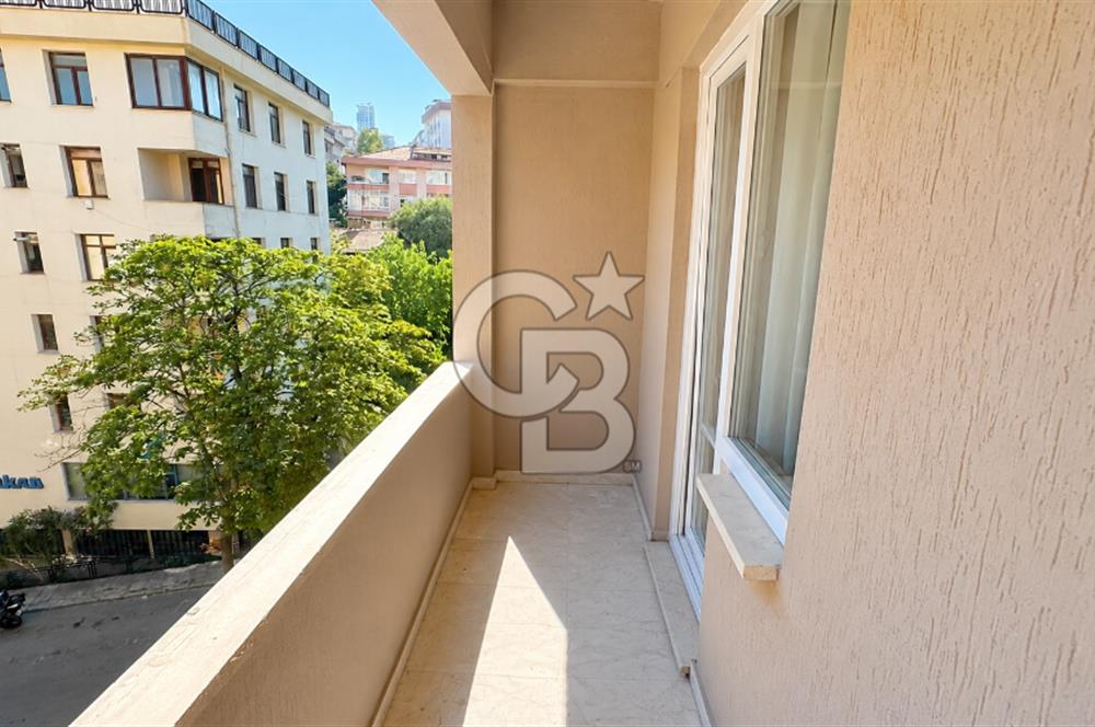 BEŞİKTAŞ,GAYRETTEPE, ŞENOL SOKAK'TA 3+1 120 M2 BALKONLU DAİRE