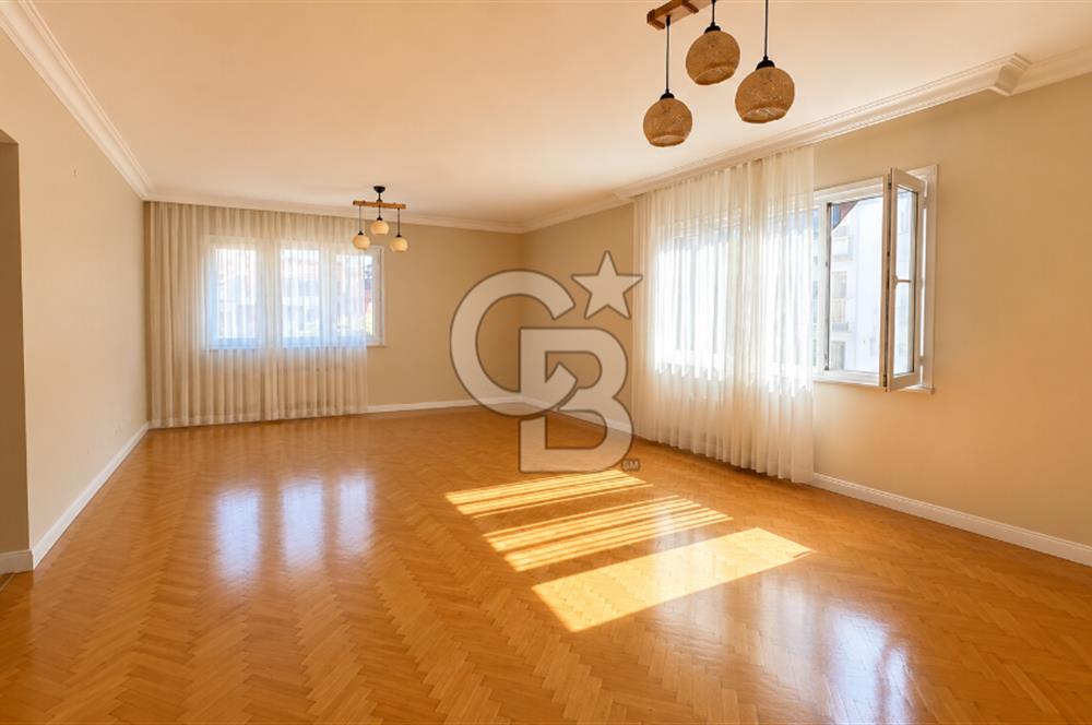 BEŞİKTAŞ,GAYRETTEPE, ŞENOL SOKAK'TA 3+1 120 M2 BALKONLU DAİRE