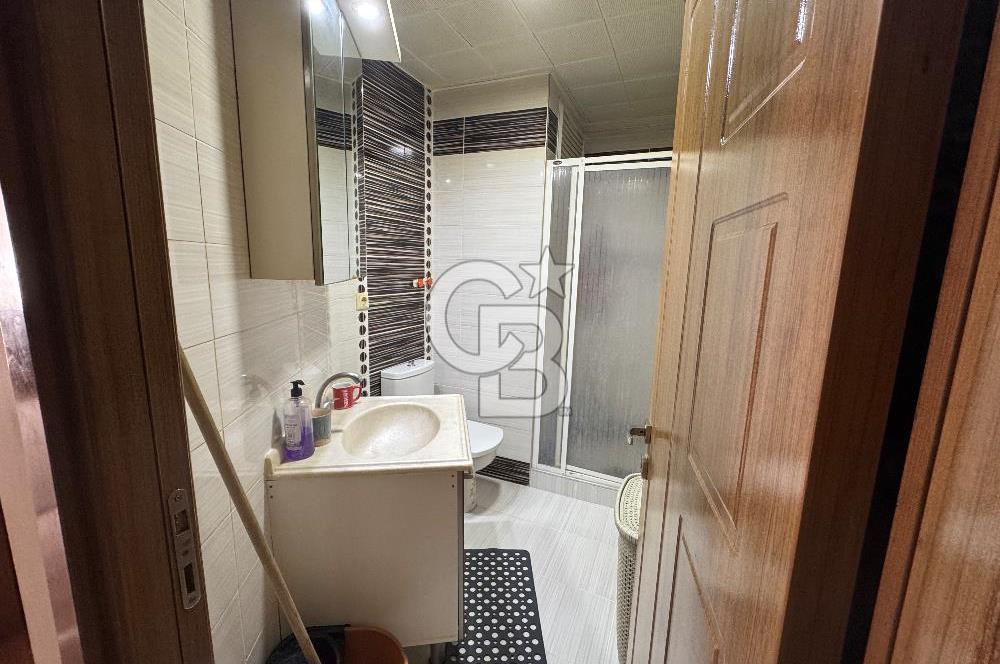 Karşıyaka Dedebaşı'nda Satılık 2+1 Doğal Gazlı Daire