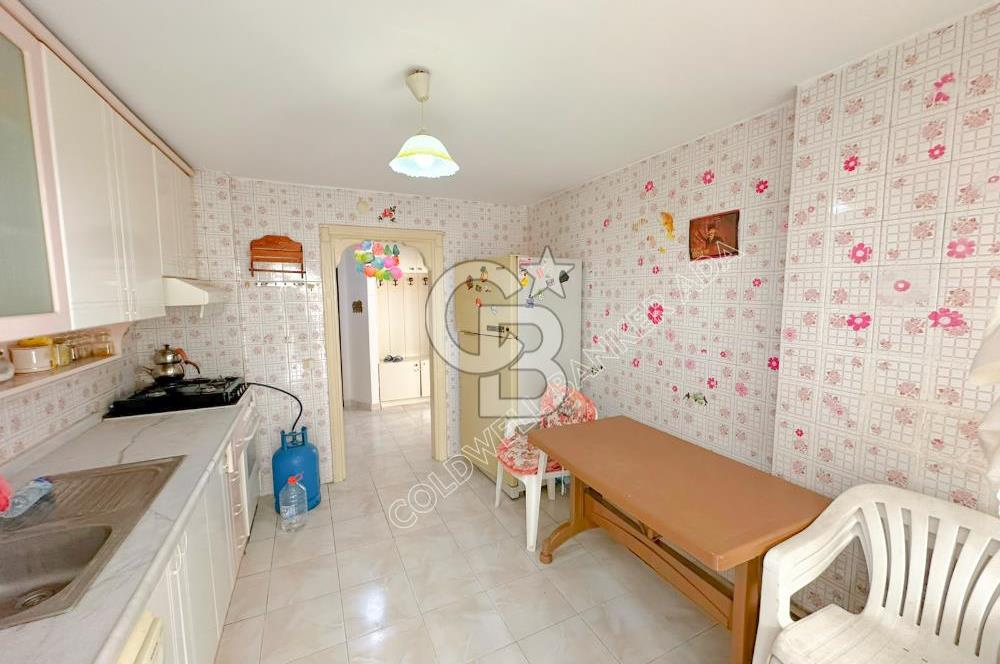Kuşadası Merkezde | Denize, Çarşıya ve Marinaya Yürüme Mesafesinde 3+1
