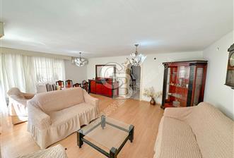 Kuşadası Merkezde | Denize, Çarşıya ve Marinaya Yürüme Mesafesinde 3+1 - 1 - 370286