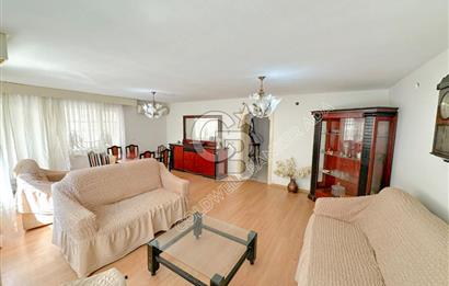 Kuşadası Merkezde | Denize, Çarşıya ve Marinaya Yürüme Mesafesinde 3+1