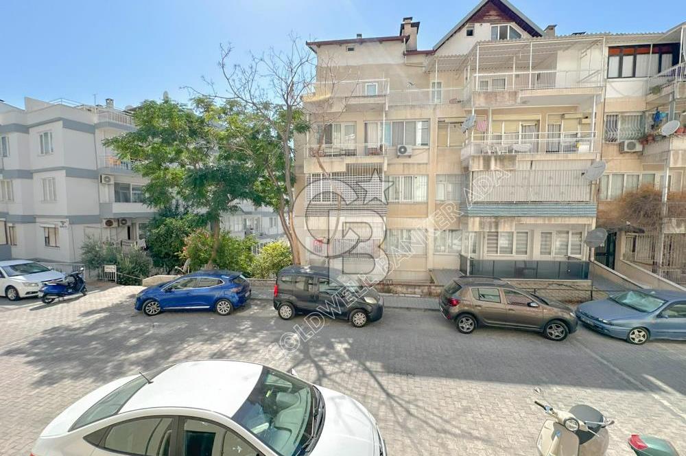 Kuşadası Merkezde | Denize, Çarşıya ve Marinaya Yürüme Mesafesinde 3+1
