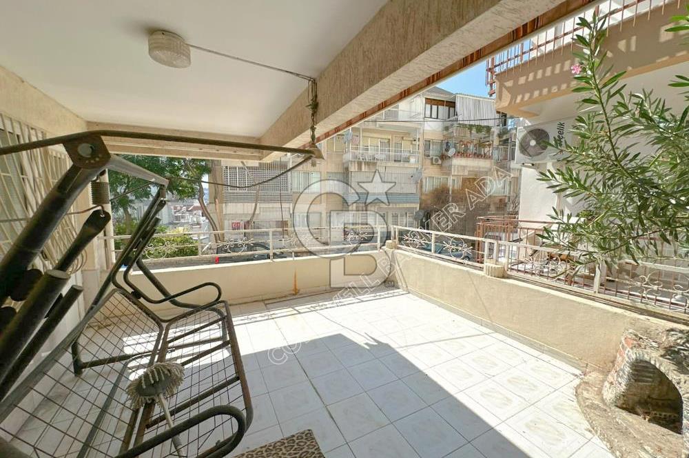 Kuşadası Merkezde | Denize, Çarşıya ve Marinaya Yürüme Mesafesinde 3+1