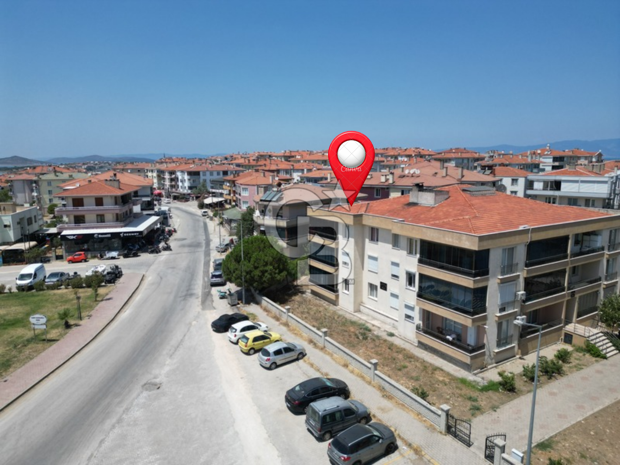 Ayvalık Ali Çetinkaya Ana Cadde Üzeri Ön Cephe Satılık 3+1 Daire