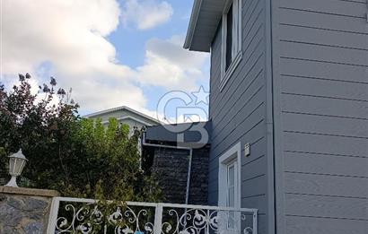 KANADA ÇAMINDAN İNŞA EDİLMİŞ EŞSİZ LÜKS VİLLA